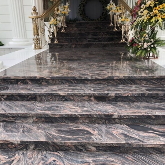 TAM CẤP TÍM SA MẠC