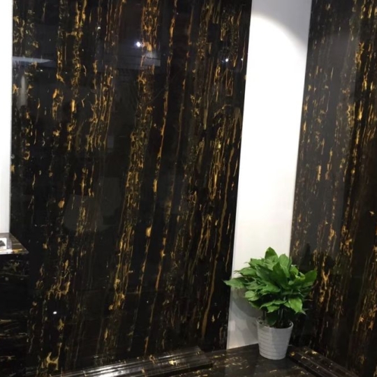 NỀN ĐÁ GOLDEN PORTORO