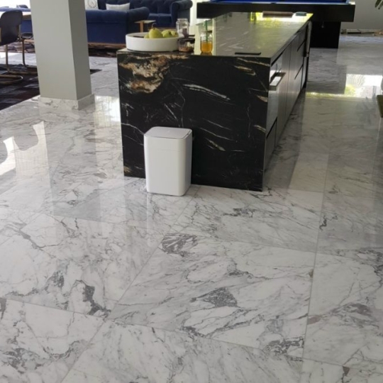 NỀN ĐÁ CARRARA WHITE